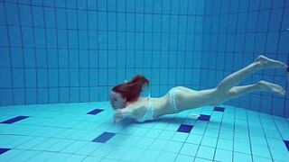 Underwater hottest hot Zelenkina swims stripped