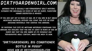 Dirtygardengirl giant conditioner bottle in vagina