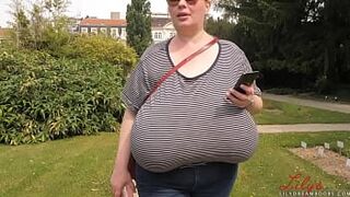 saggy bobbies no bra in outside