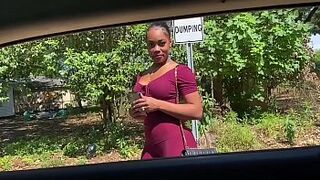 Black hot girl gives oral sex for a ride