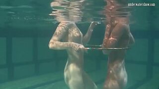 Dreadful quality underwater lesbo show