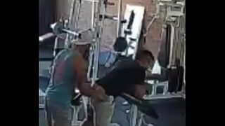 Hetero can't stand it and puts it to cock lover in the gym