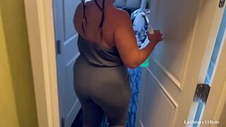 Colombian housekeeper tricked to clean room and suck penis! La Paisa  gets cream pie