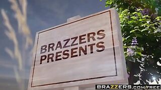 Brazzers - Milfs Like it Giant - Pervert In The Park scene starring Alexis Fawx Romi Rain and Keiran L