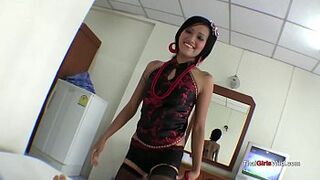 Superb oral by a horny Thai hooker