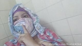 Real Arab عرب وقحة كس Grown-Up Sins In Hijab By Squirting Her Muslim Pinky Peach On Webcam ARABE RELIGIOUS SEX ACT