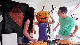 Mature Mom's Head Stucked In Halloween Pumpkin, Stepson Helps With His Immense Penis! - Tia Cyrus, Johnny